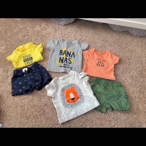 Newborn outfits - Picture 1 of 1